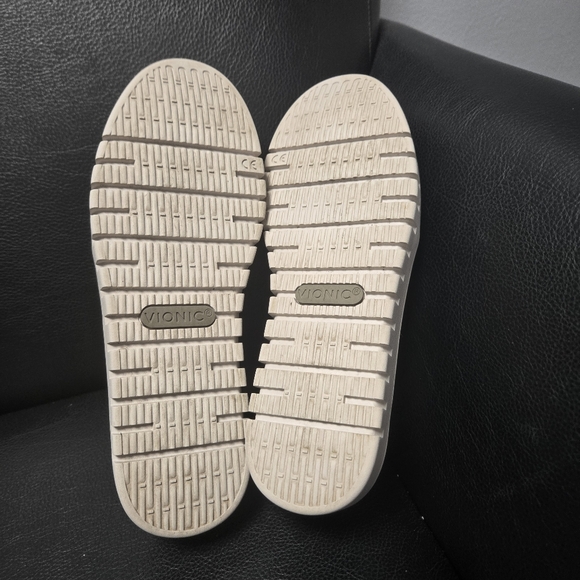 Vionic Women's Size 8 Uptown Black Leather Loafers - Picture 10 of 12